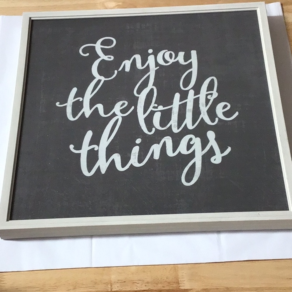 🎉 2/15.00 🎉 Sale ! Painting oil, wall hang / shel custom framed 17”